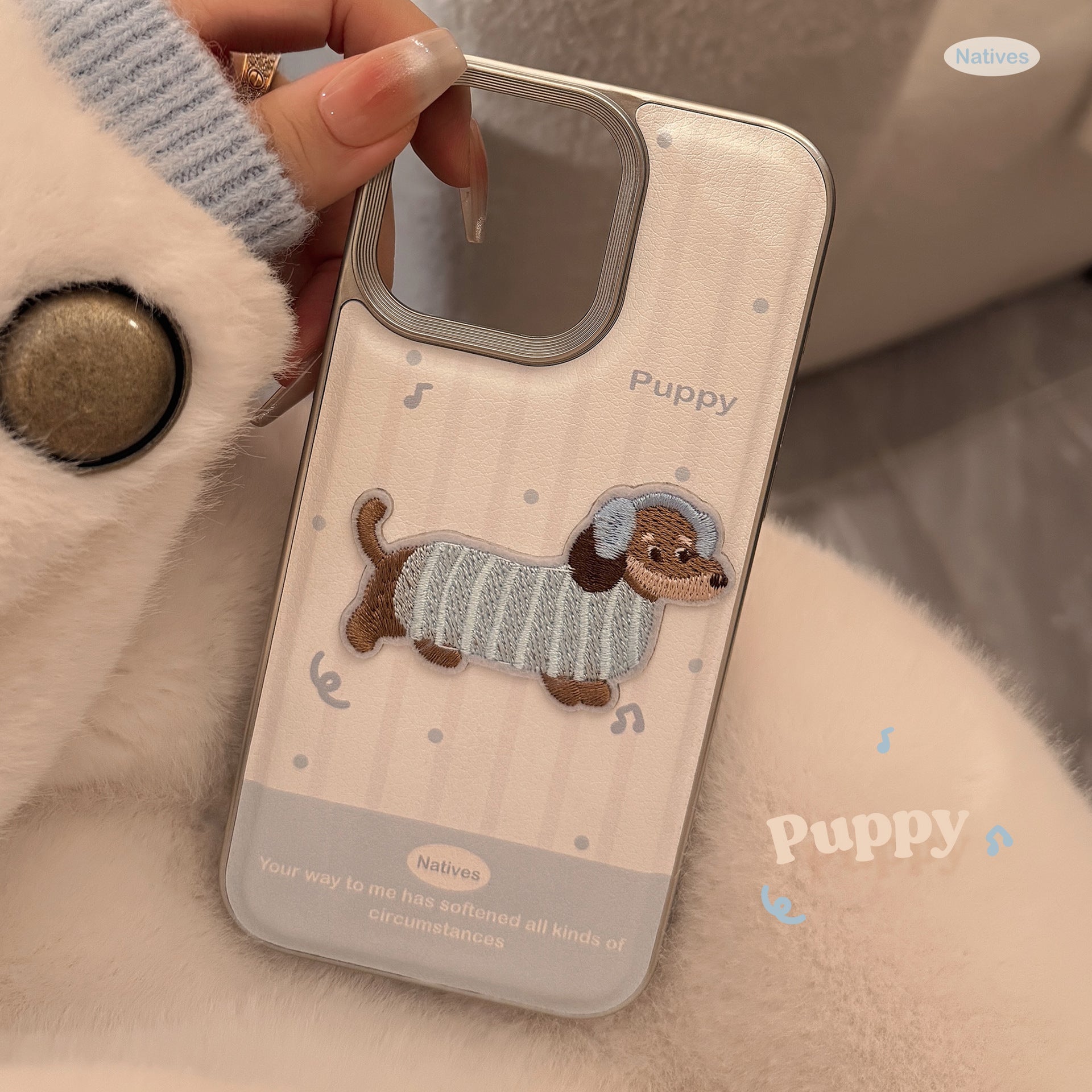 Milk blue cute embroidered puppy apple 16 mobile phone case 17promax cortical three-dimensional application iPhone15 soft 14