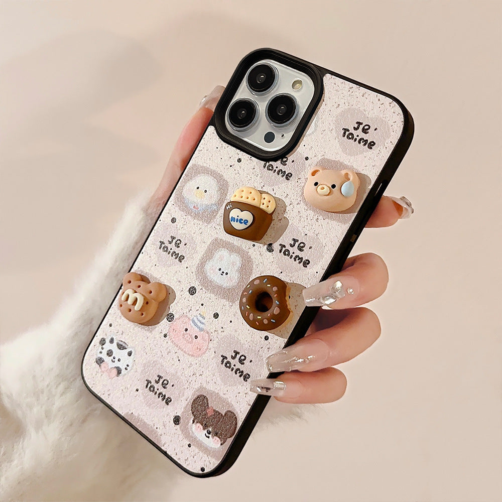 Cute bear Apple 16 mobile phone case 17promax leather pattern 15 suitable for iPhone13 three-dimensional biscuits 11 autumn