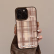 Maillard brown plaid iPhone16 mobile phone case Apple 17 Pro leather 11 suitable for 13 generations 12 autumn and winter max