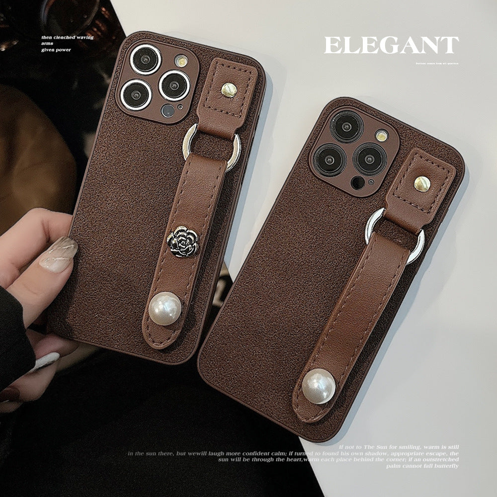 Camellia wristband iPhone15 iPhone case 14promax light luxury leather 13 suitable for 11 autumn and winter retro